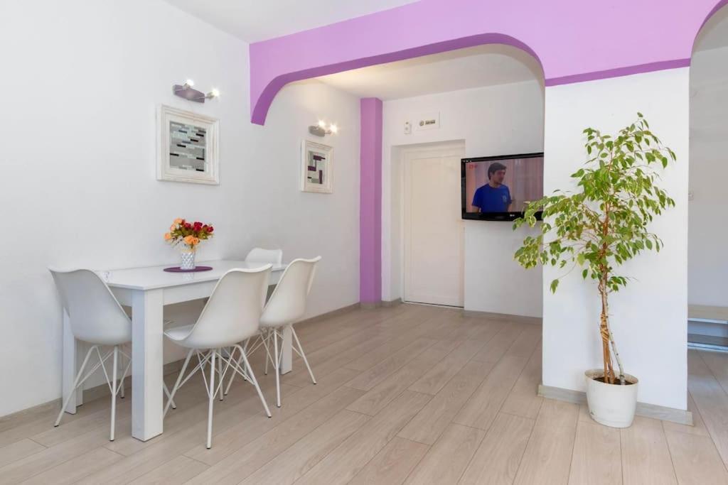 Sunny 2-Bedroom Maisonette Varna & Parking Buitenkant foto
