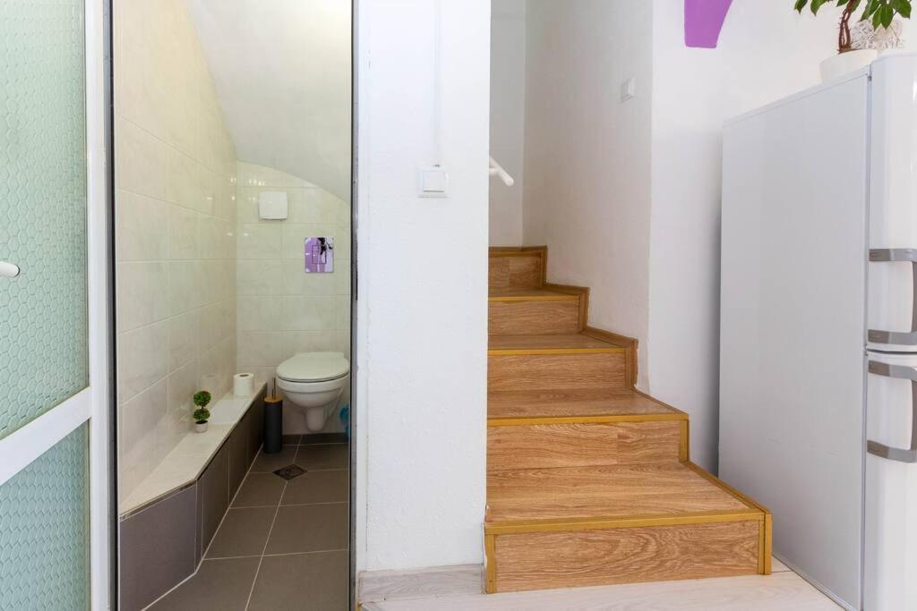 Sunny 2-Bedroom Maisonette Varna & Parking Buitenkant foto