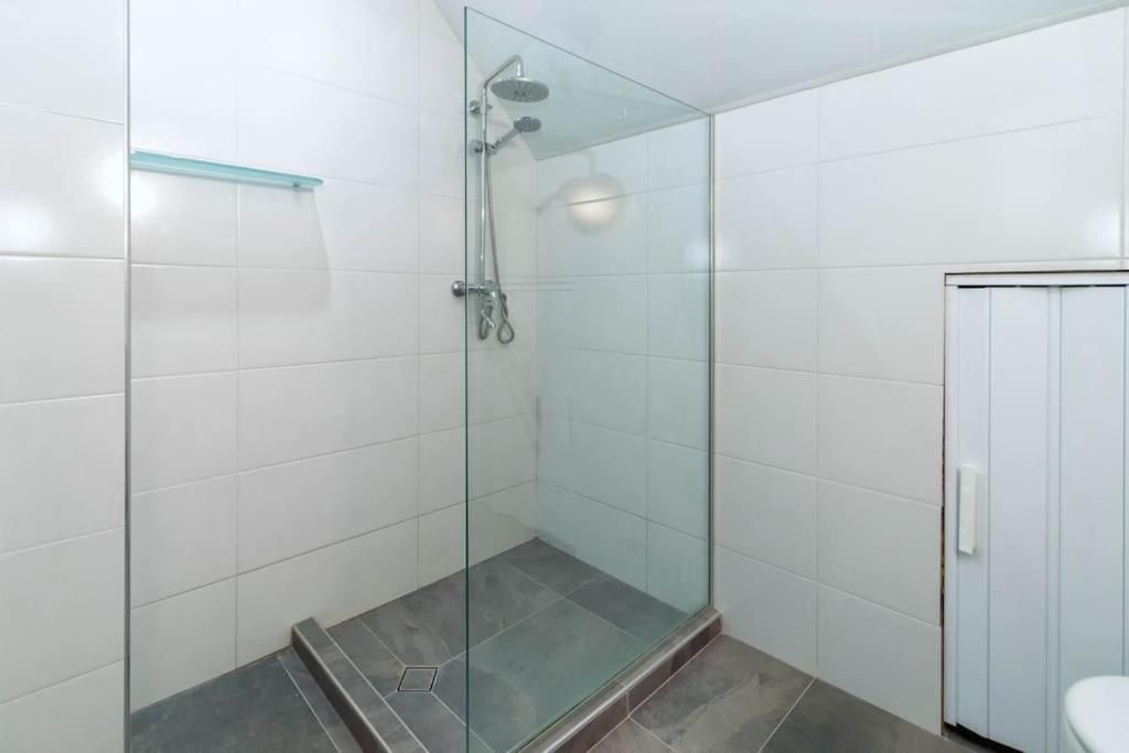 Sunny 2-Bedroom Maisonette Varna & Parking Buitenkant foto